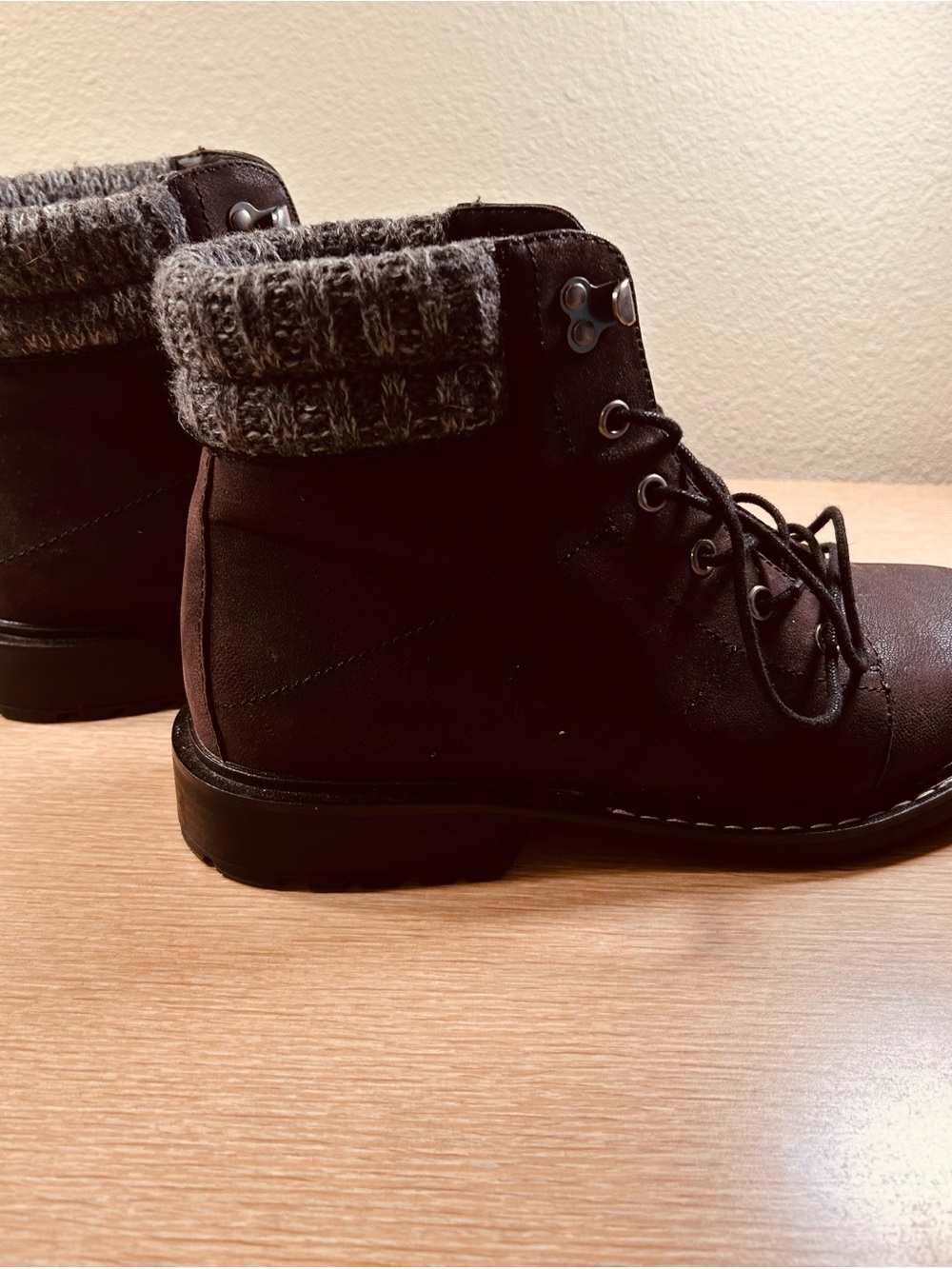 Women's Brown Knit-Cuff Lace-Up Boots